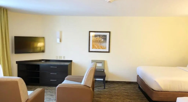 Четырёхместный люкс Candlewood Suites Belle Vernon by IHG