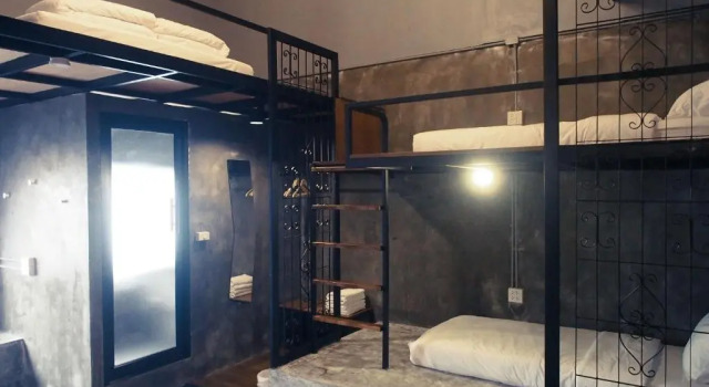 Четырёхместный номер Standard Silom Space Hostel
