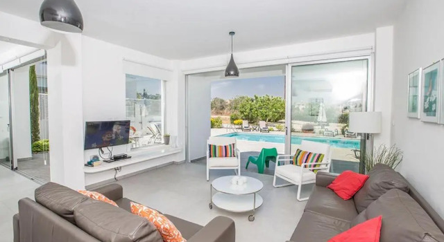Villa Ochosto Helios - Beautiful 5 Bedroom Protaras Villa - Walking Distance to Fig Tree Bay Beach