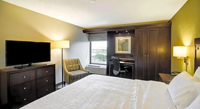 Номер Standard Hampton Inn Knoxville-Airport