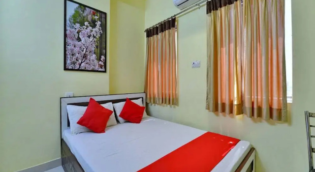 Primrose Residency by OYO Rooms, Забронировать Отель Нойда штат Уттар-Прадеш