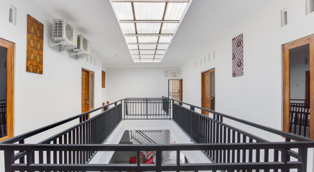 RedDoorz near Pascasarjana UGM 2, Book Guesthouse Sleman Yogyakarta Province