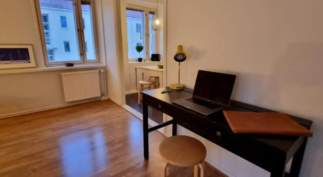 Corner home in the heart of Helsinki 40m2, Забронировать Отель Отели Хельсинки с парковкой, рядом с Hanken School of Economics, Парковка