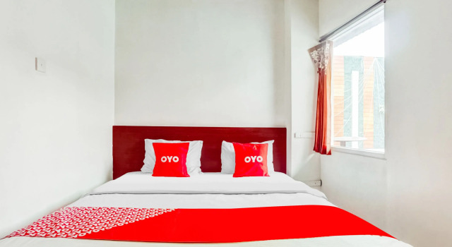 Двухместный номер Standard Hotel O Siwalankerto Near Surabaya Carnival