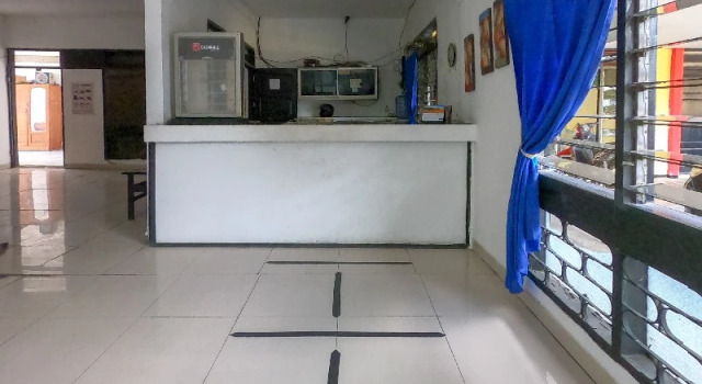 Pelangi Hotel Palu RedPartner, Prenota Hotel Hotel a Sulawesi con parcheggio, Parcheggio