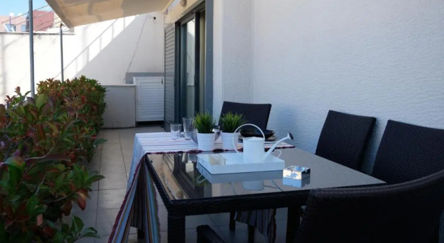 Студия Homz AH03 Penthouse Studio Hilton Area