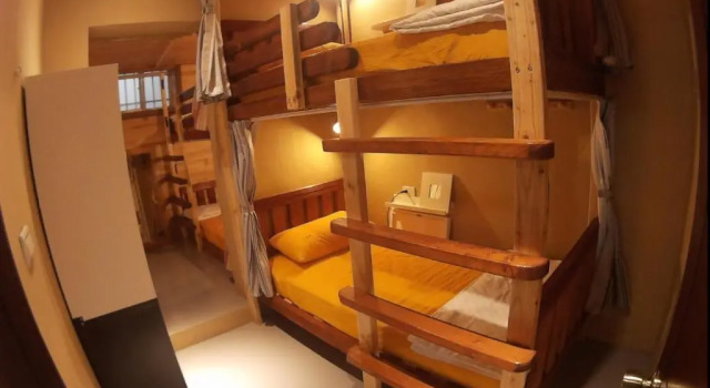 Кровать в общем номере On Board Hostel