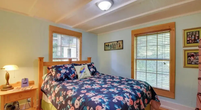 Mountain Cottage w/ Views Near Tail of the Dragon!, Забронировать Дом для отпуска Фонтана-Хилл Great Smoky Mountains National Park