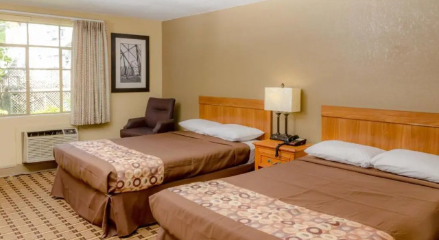 Четырёхместный номер Standard Relax Inn - Bryson City