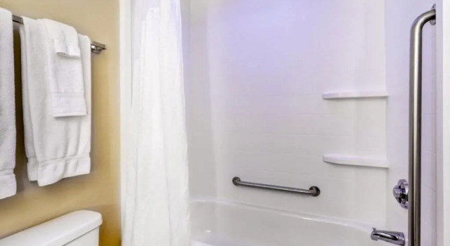 Люкс Holiday Inn Express Hotel & Suites Inverness by IHG