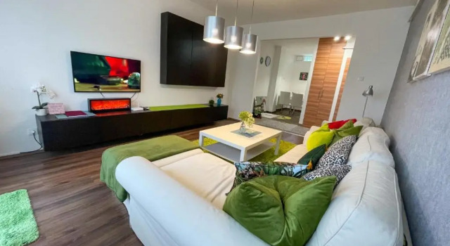 Nagyerdei Rózsahegy 1 Apartman Greatforest Rosehill 1 Apartment, Забронировать Апартаменты/квартира Дебрецен Хайду-Бихар, рядом с Főnix Hall