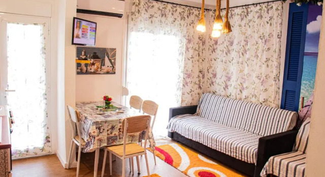 george's house, Book Hotel Paralia 