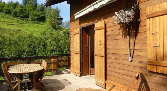 Chalet à Arêches, 100m², 8 pers, 4 ch, Pied des Pistes, Cheminée, Terrasse, Wifi - FR-1-342-246, Забронировать Шале Ареш Massif du Beaufortain, рядом с Горнолыжный подъемник Гран Мон