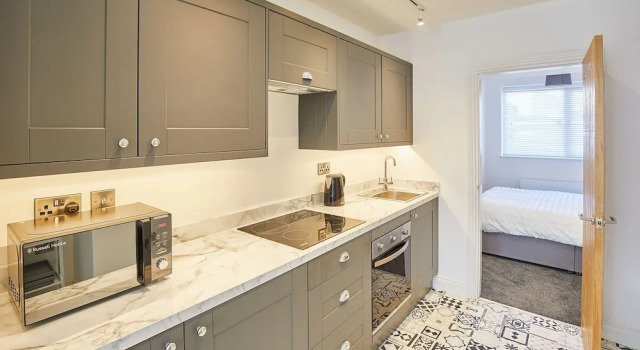 Апартаменты Host Stay Apartment 1 Queens Court