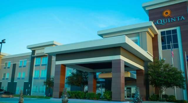 La Quinta Inn & Suites by Wyndham Karnes City - Kenedy, Reserva ahora Hotel Kenedy Texas