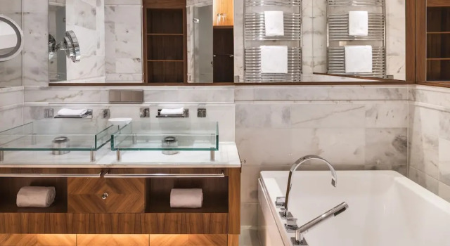 Двухместный номер Deluxe Falkensteiner Schlosshotel Velden   The Leading Hotels of the World