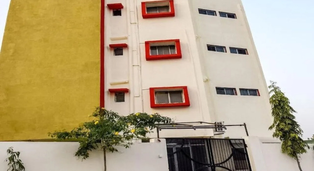 Hotel Lazeeno Classic