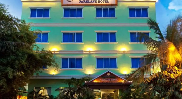 Номер Standard Parklane Hotel