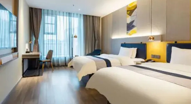 Кровать в общем номере Homeinn Selected Hotel (Yibin Changning High-Speed Railway Station)