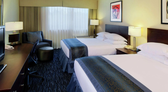 Четырёхместный номер Standard DoubleTree by Hilton Norwalk