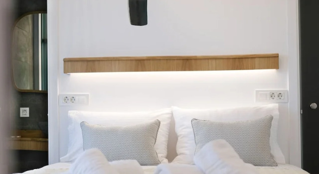 Полулюкс с видом на горы Alafropetra Luxury Suites