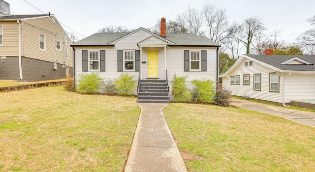 Walk to Ruffner Mountain: Family Home w/ Yard, Buchen Sie Ferienhaus Villen in Birmingham, Villa