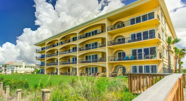 Sol Mate - 1233673, Varaa Hotelli Hotellit Emerald Coast uima-altaalla, Uima-allas