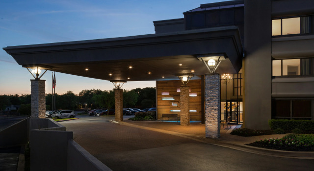 DoubleTree by Hilton Hotel Austin Northwest Arboretum