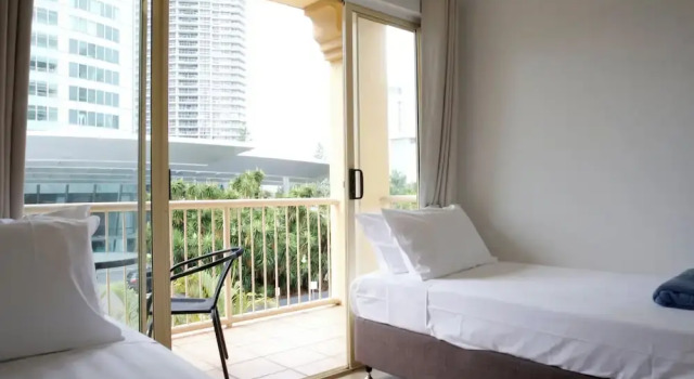 Трёхместный номер Standard с балконом Breeze Inn Gold Coast