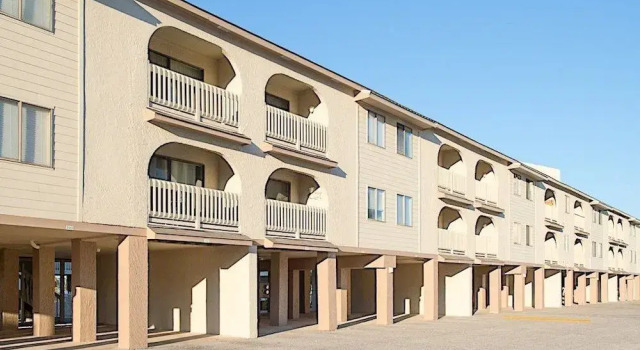 Los Palmas Resort Condo #222 by RedAwning, Boek Resort Gulf Shores 