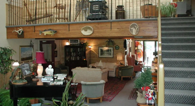 Westwind Inn on the Lake, Prenota Hotel Trent Lakes Canada