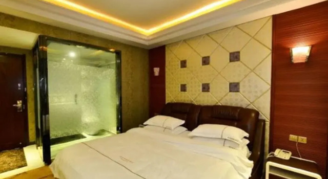 Yiwu Feinidi Inn