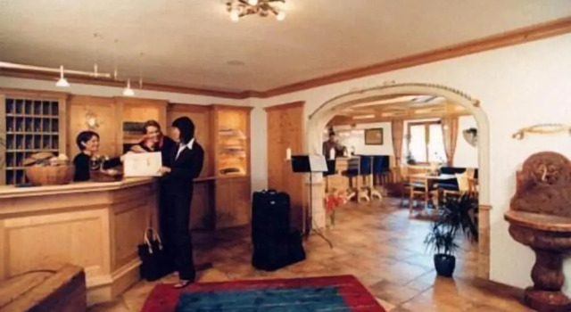 Hotel Casada, Rezerwuj Hotel Hotele w Tyrol z parkingiem, Parking