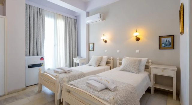 Двухместный номер Economy с балконом Kymata Hotel