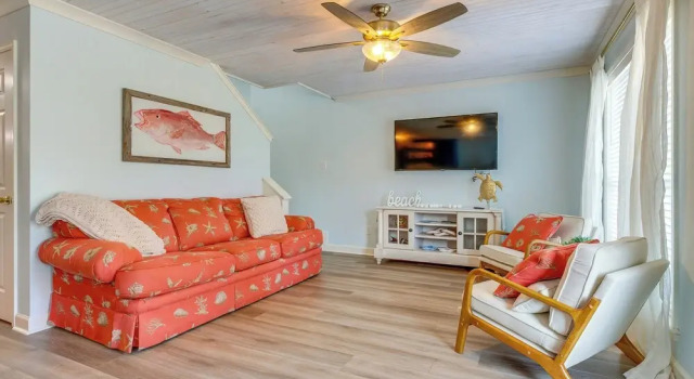 Creekfront Dauphin Island Cottage: Walk to Gulf!, Varaa Lomakoti Huvilat kohteessa Alabama, Villa