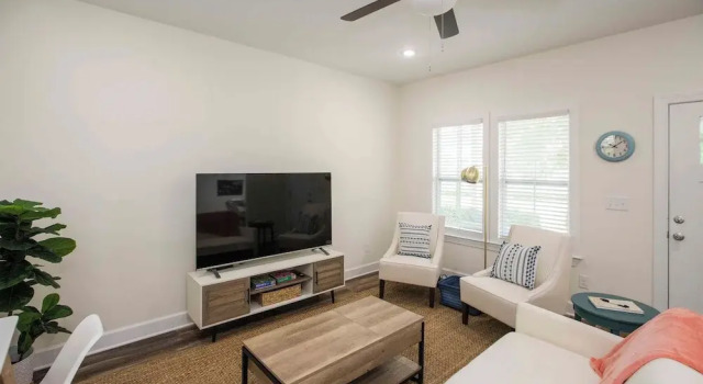 Chic Thomasville Home: Walk to Downtown!, Buchen Sie Ferienhaus Villen in Thomasville, Villa