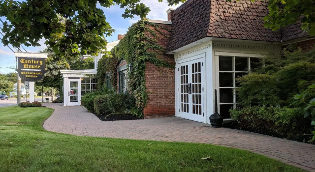 The Century House, Ascend Hotel Collection, Prenota Hotel Latham Hudson Valley
