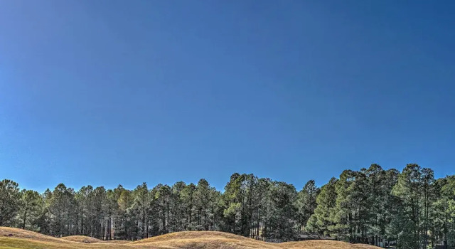 Апартаменты Hike, Golf & Explore: Ruidoso Retreat w/ Deck!