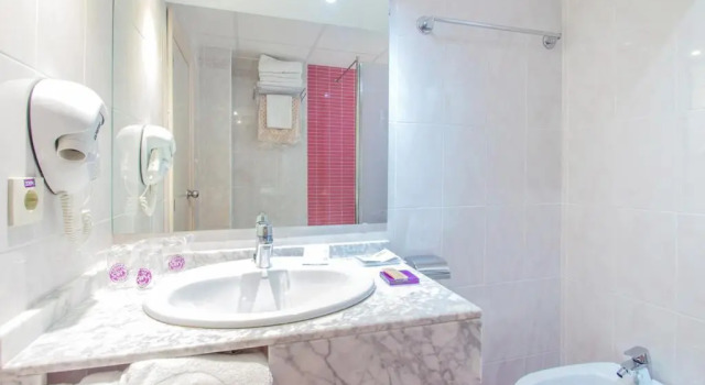 Двухместный номер с видом на море Hotel Servigroup Torre Dorada