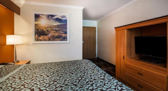 Двухместный номер Standard Days Inn & Suites by Wyndham Antioch