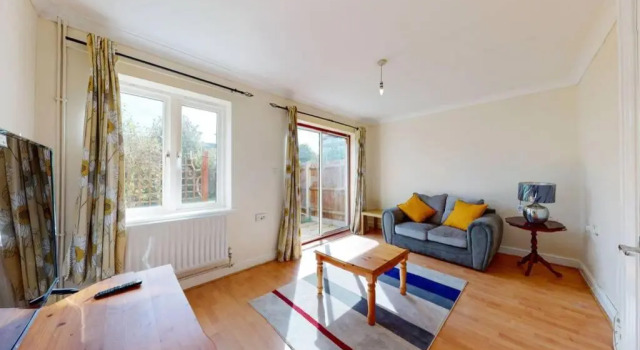 Super 2 Bed House with Privategarden, Varaa Huoneisto Asunnot kohteessa Merseyside, Huoneisto