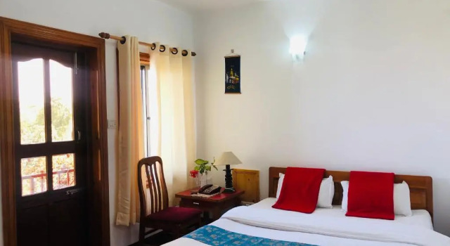 Двухместный номер Deluxe с балконом Kathmandu View Hotel