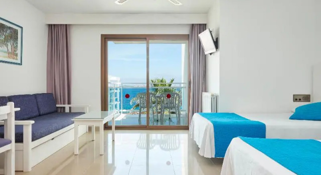 Одноместный номер Standard с балконом Aparthotel Nereida