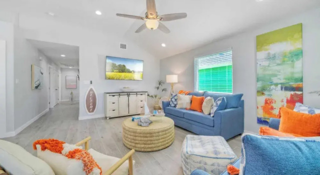 Sleeps 21, 2 Homes Private Pool, Patio Lounge w/ Fire Pit, Bar, TV, & Games
