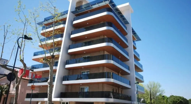 Elegant Residenza Monica 2 Two Bedroom C6 Sleeps 6, Book Lejlighed Hoteller i Friuli Venezia Giulia med parkering, Parkering