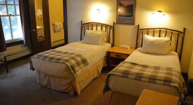 Четырёхместный номер Deluxe National Park Inn