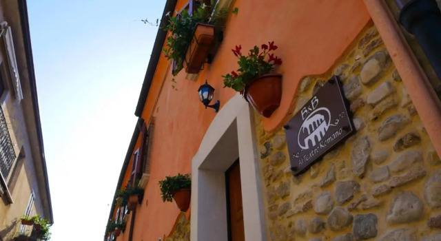 B&B Al Teatro Romano, Book Bed and Breakfast Hoteller i Benevento med parkering, Parkering