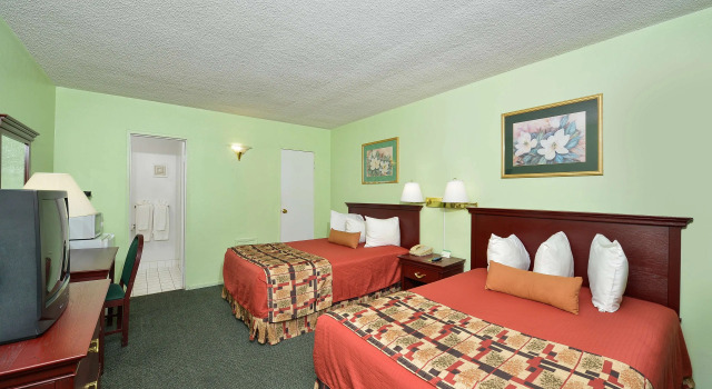 Четырёхместный номер Standard Americas Best Value Inn - Chico