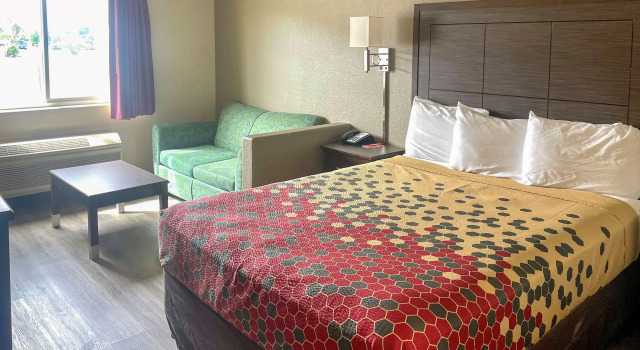 Двухместный люкс Econo Lodge Inn & Suites Corning Travel Center