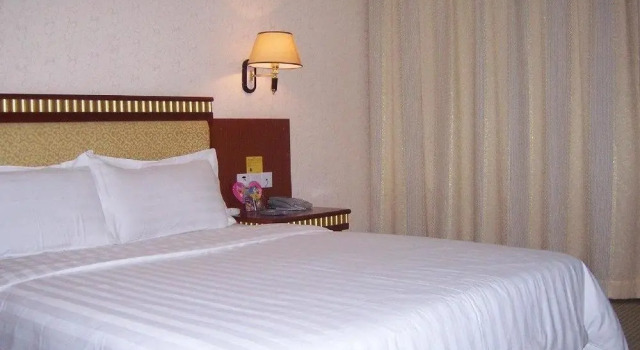 Yintong Zhi Lv Hotel - Shenzhen, Rezerwuj Hotel Hotele w Shenzhen z parkingiem, Parking